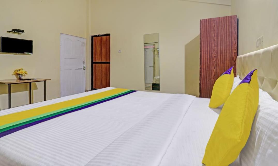 Jack'S Calangute Place Hotel Eksteriør billede